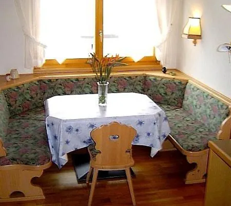 Appartamento Haus Adora *